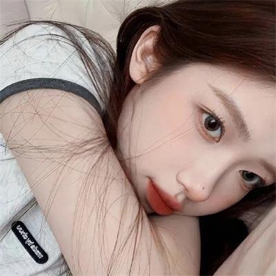小犬与女孩